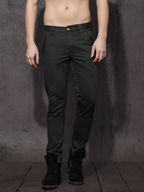 

Roadster Men Black Slim Fit Solid Chinos