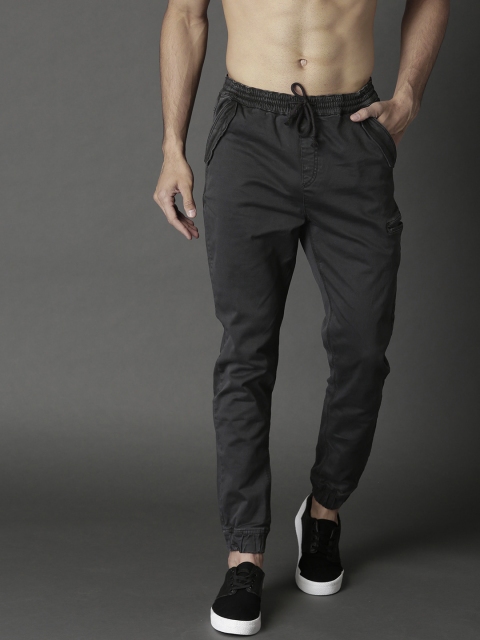 

Roadster Men Charcoal Grey Slim Fit Solid Joggers