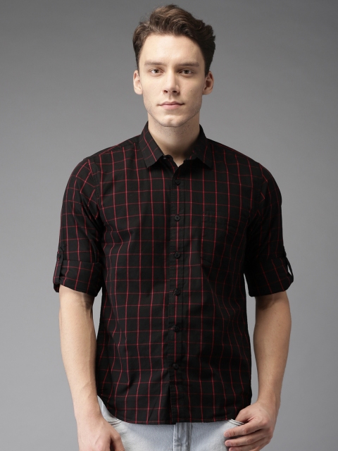 

HERE&NOW Men Black & Red Regular Fit Checked Casual Shirt