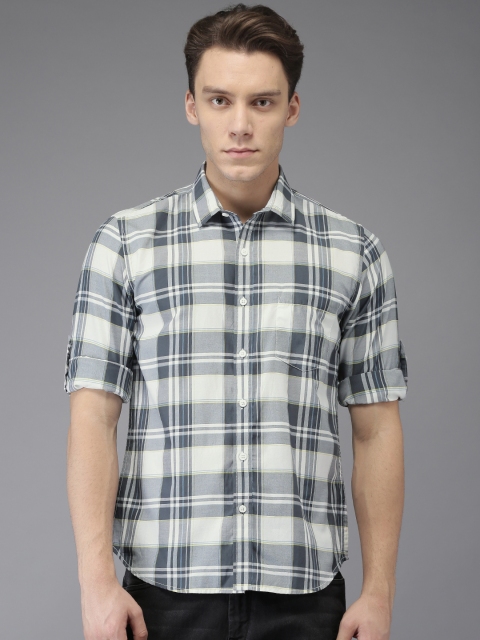 

HERE&NOW Men Grey & White Regular Fit Checked Casual Shirt