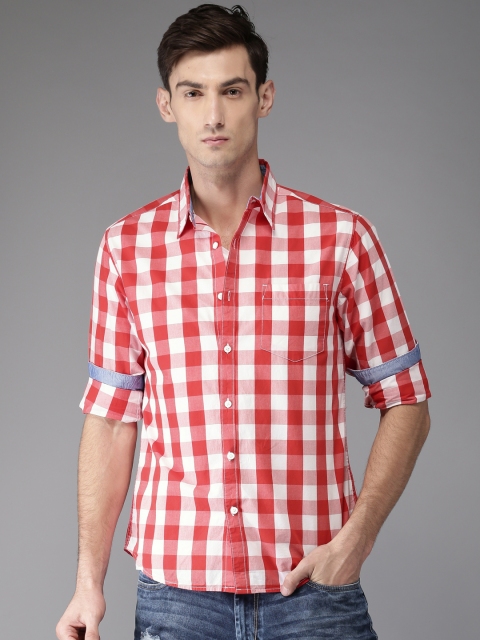 

Moda Rapido Men Red & White Regular Fit Checked Casual Shirt