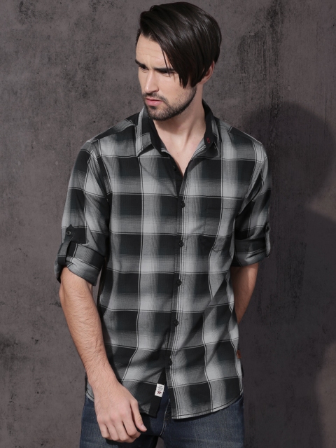 

Roadster Men Black & Grey Slim Fit Shadow Checks Casual Shirt