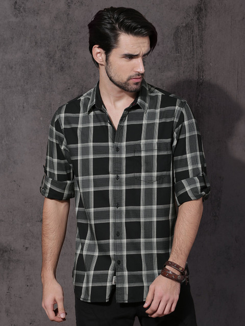 

Roadster Men Black & Beige Slim Fit Checked Casual Shirt