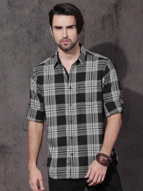 

Roadster Men Black & Grey Slim Fit Checked Casual Shirt