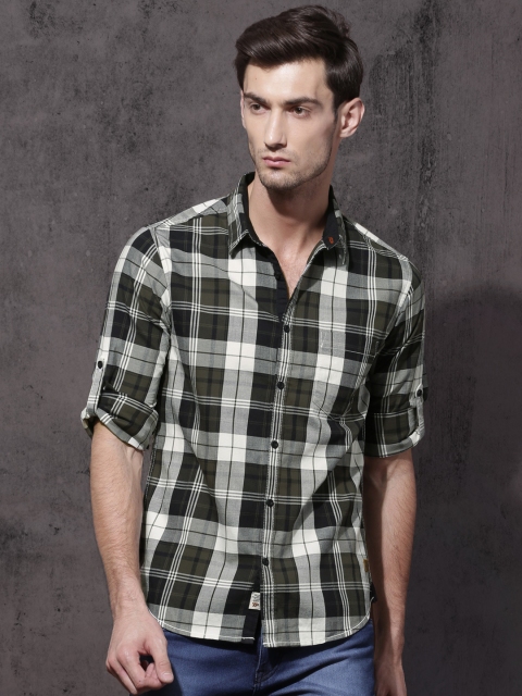 

Roadster Men Black & White Slim Fit Checked Casual Shirt