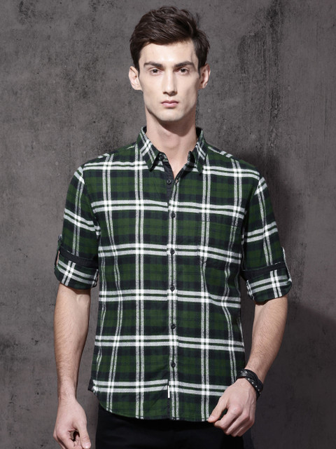 

Roadster Men Green & Black Regular Fit Checked Casual Shirt