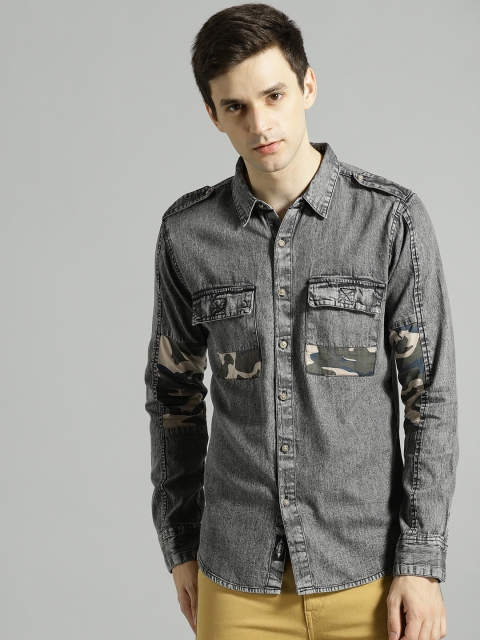 

Roadster Men Charcoal Grey Regular Fit Chambray Casual Shirt