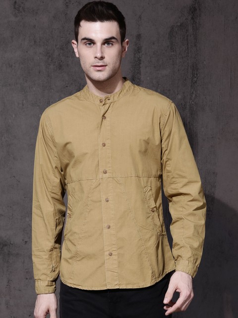 

Roadster Men Beige Solid Casual Shirt