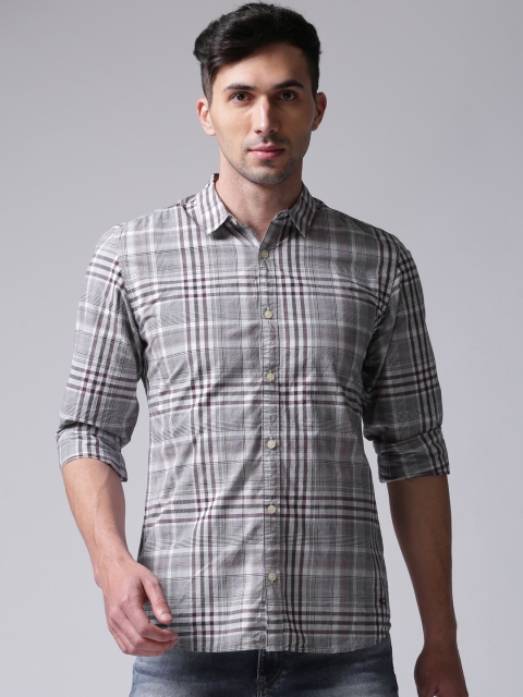 

YWC Men White & Purple Regular Fit Checked Casual Shirt