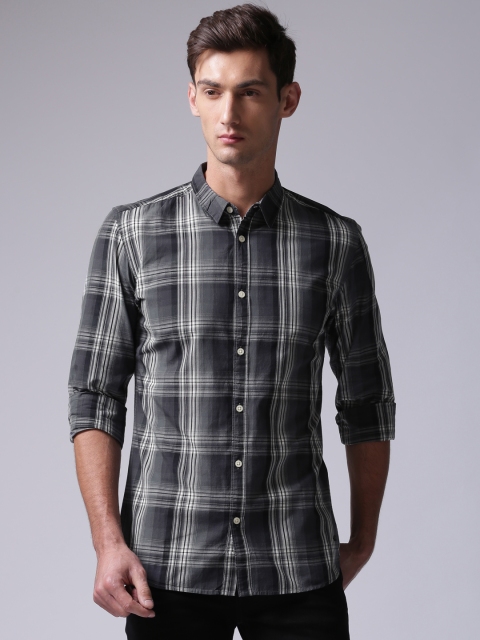 

YWC Men Charcoal Grey & White Regular Fit Checked Casual Shirt