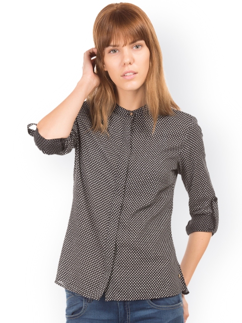 

U.S. Polo Assn. Women Black & White Regular Fit Printed Casual Shirt