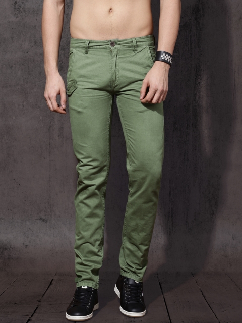 

Roadster Men Green Slim Fit Solid Chinos