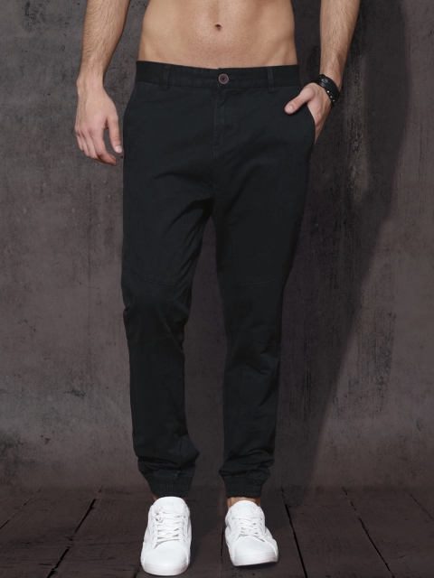 

Roadster Men Charcoal Grey Slim Fit Solid Joggers