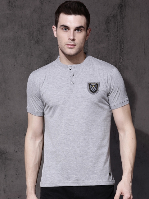 

Roadster Men Grey Melange Solid Henley Neck T-shirt