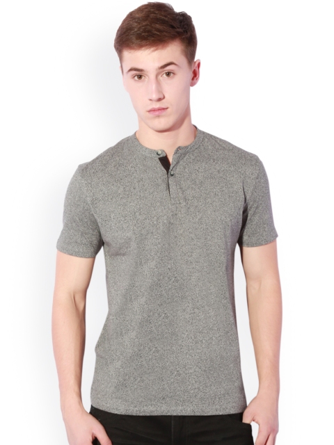 

V Dot Men Olive Green Solid Henley Neck T-shirt