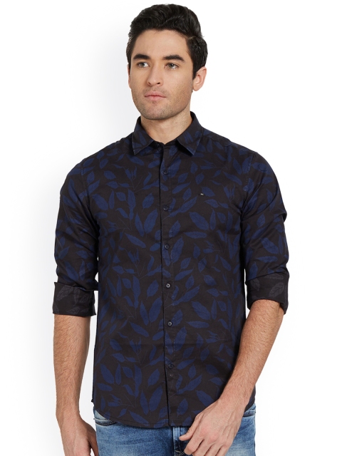 

SPYKAR Men Brown & Blue Slim Fit Printed Casual Shirt