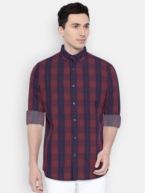 

SPYKAR Men Red & Navy Blue Slim Fit Checked Casual Shirt