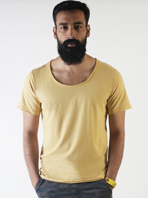 

Blue Saint Men Yellow Solid Round Neck Slim Fit T-shirt