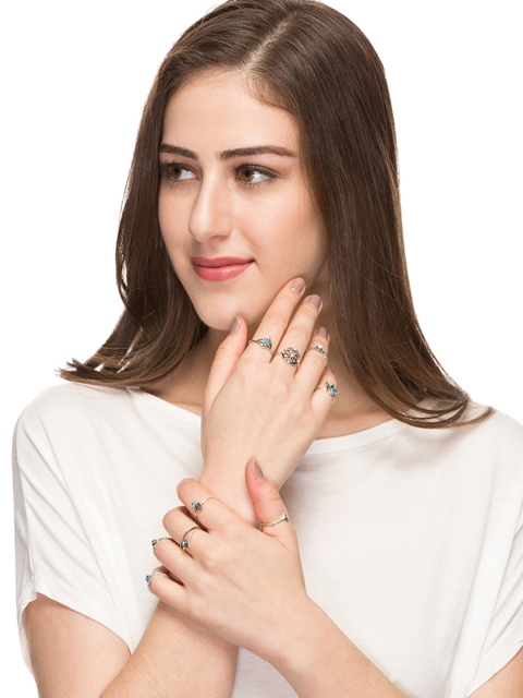 

OOMPH Set of 9 Antique Silver-Toned & Stone-Studded Rings