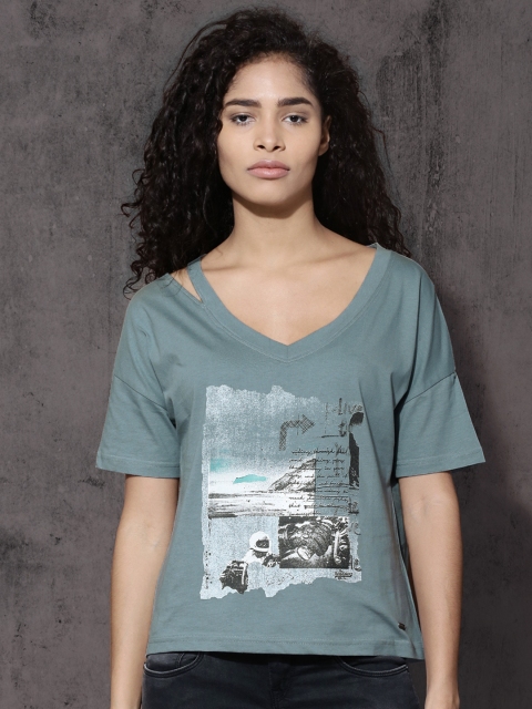 

Roadster Women Grey Printed V-Neck T-shirt