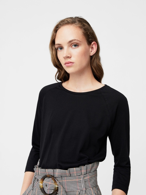 

MANGO Women Black Solid Round Neck T-shirt