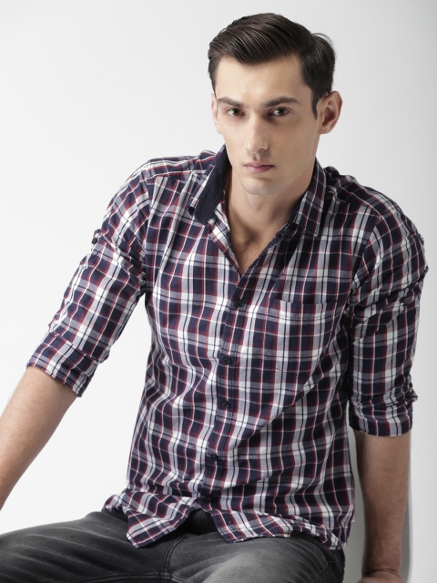 

HIGHLANDER Men Navy Blue & White Slim Fit Checked Casual Shirt