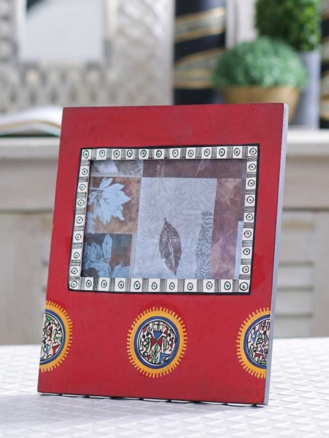 

VarEesha Red Hand-Painted Single Photo Frame