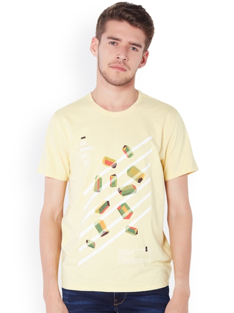 

V Dot Men Yellow Printed Round Neck T-shirt