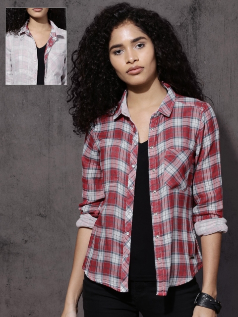 

Roadster Women Red & Grey Regular Fit Reversible Checked Casual Shirt