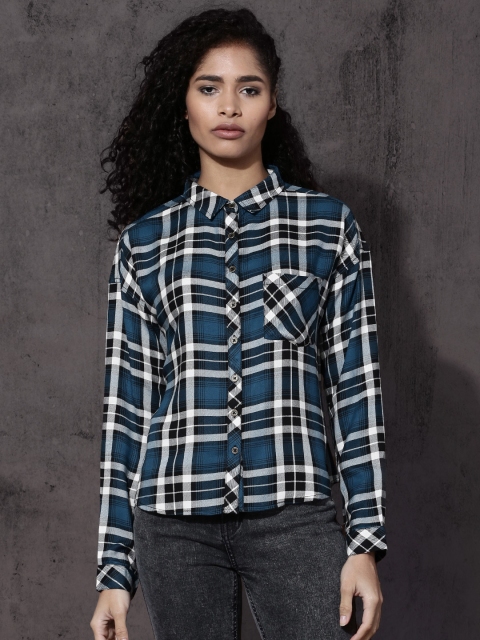

Roadster Women Blue & White Relaxed Regular Fit Checked Casual Shirt