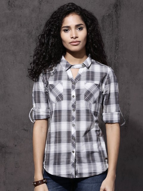 

Roadster Women Grey & White Slim Fit Checked Casual Shirt