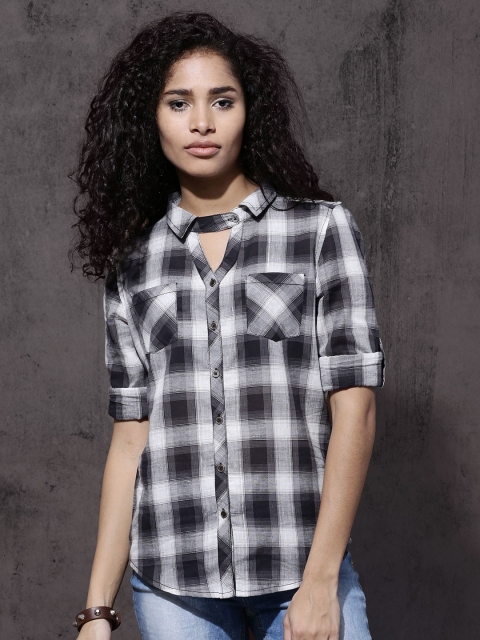 

Roadster Women Grey & Black Slim Fit Checked Casual Shirt