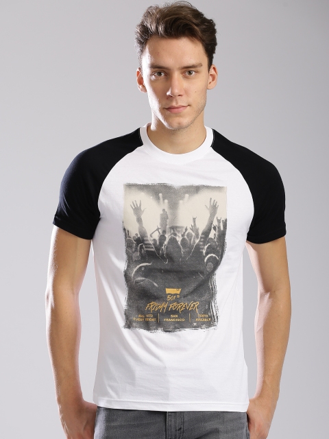

Levis Men White Printed Round Neck T-shirt