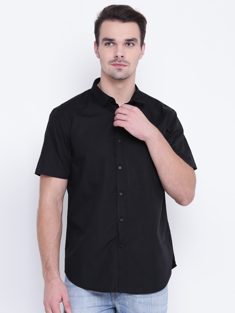

FOREVER 21 Men Black Regular Fit Solid Casual Shirt