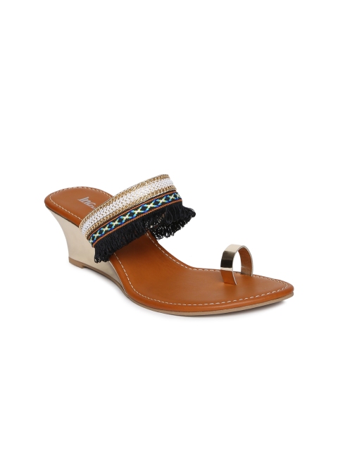 

Inc 5 Women Black & Off-White Solid Wedges
