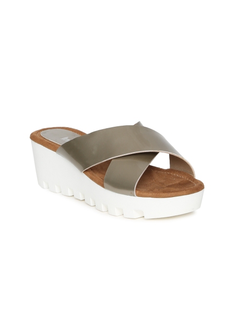 

Inc 5 Women Gunmetal-Toned Solid Wedges, Metallic
