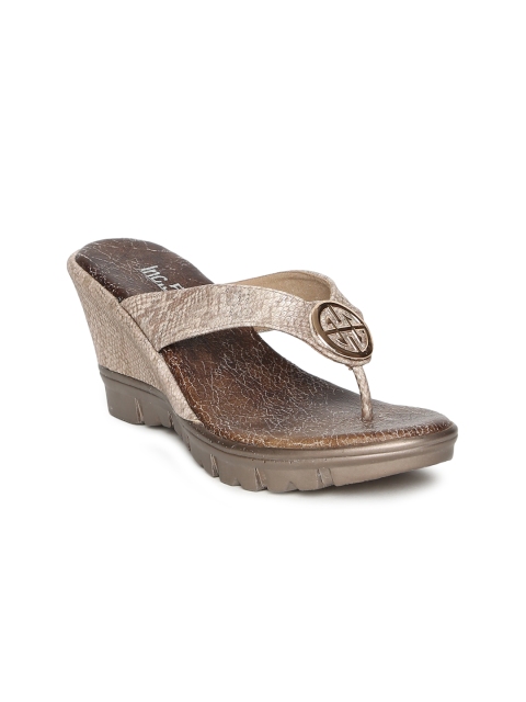 

Inc 5 Women Beige Printed Wedges