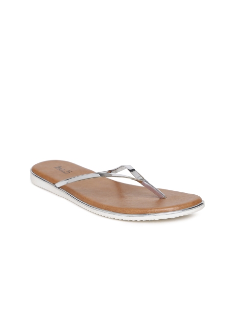 

Inc 5 Women Silver-Toned Solid Synthetic Flats