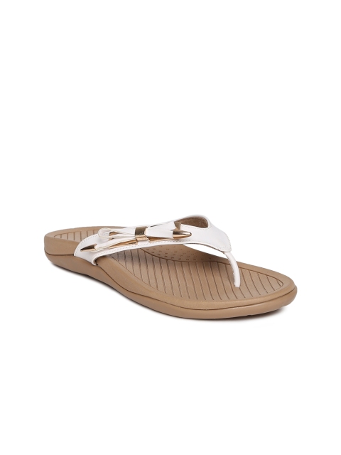 

Inc 5 Women White Solid Flats