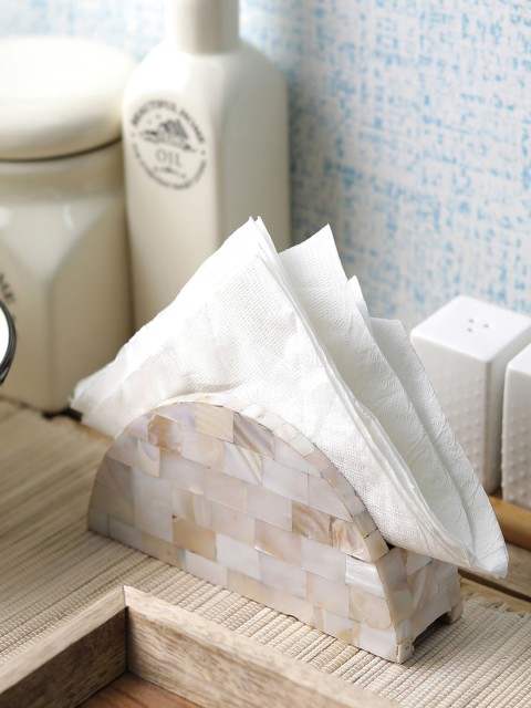 

VarEesha White Sea Shell Handcrafted Tissue Holder