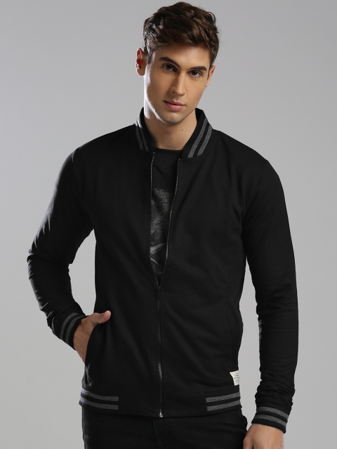 

Hubberholme Men Black Solid Hooded Sweatshirt