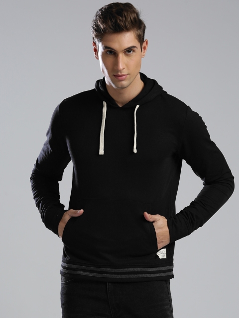 

Hubberholme Men Black Solid Hooded Sweatshirt