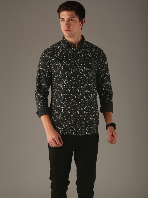 

Flying Machine Men Black & Off-White Slim Fit Printed Casual Shirt