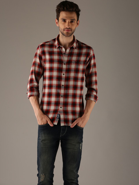 

Flying Machine Men Red & Off-White Regular Fit Checked Casual Shirt
