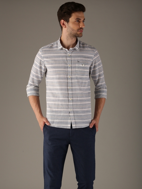 

Flying Machine Men White & Blue Regular Fit Striped Casual Shirt