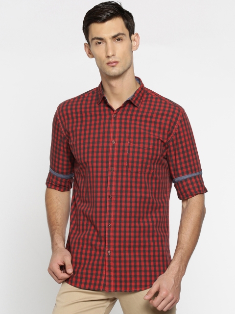 

British Club Men Red & Charcoal Grey Slim Fit Checked Casual Shirt