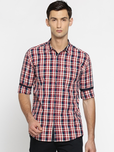 

British Club Men Navy Blue & Red Slim Fit Checked Casual Shirt