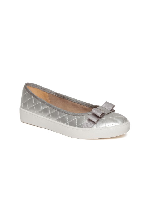

Carlton London Women Silver-Toned Solid Quilted Ballerinas