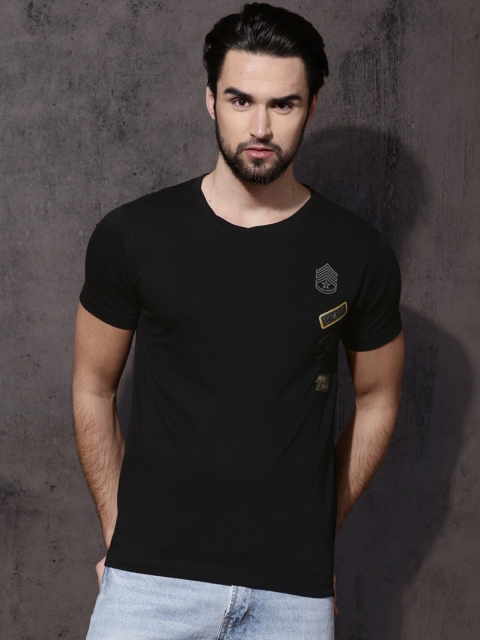 

Roadster Men Black Solid Round Neck T-shirt