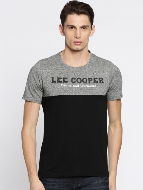 

Lee Cooper Men Grey Melange & Black Colourblocked Round Neck T-shirt